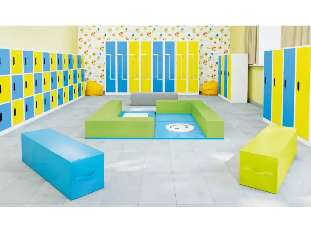 Metal 4-person cloakroom with a combination lock. Grey - size L.