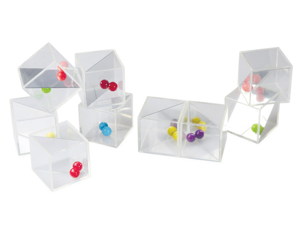 Transparent sound cubes with mirrors