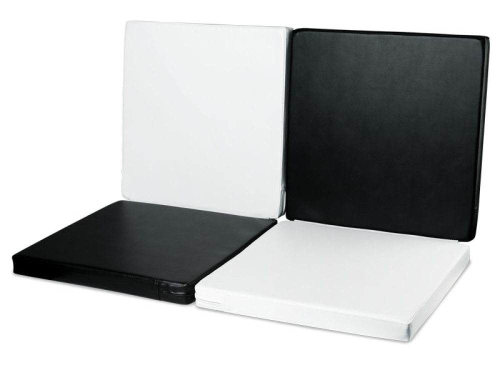 Foldable 4-part mattresses. Black and white