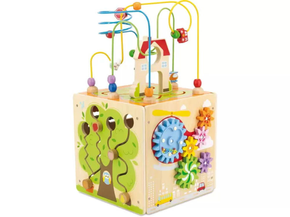 Manipulative cube with labyrinth