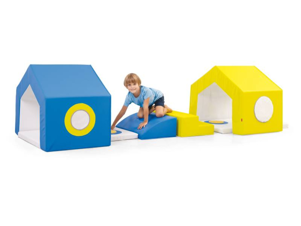 Foam tunnel with mirrors and curtain. Set