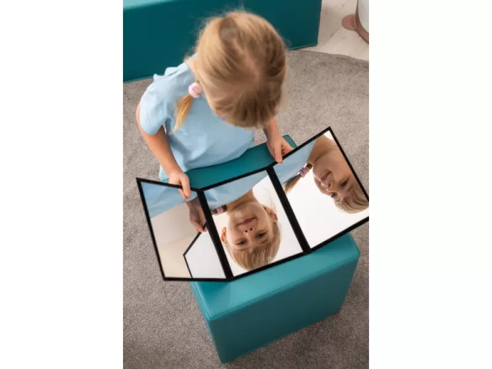 Foldable mirror