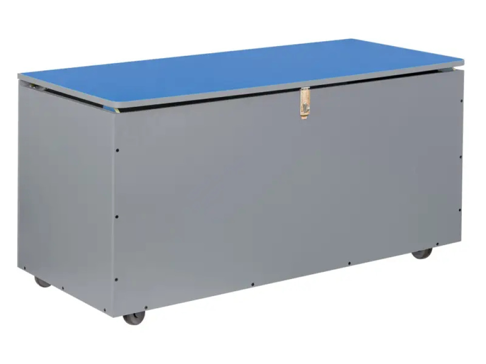Mobile container for sports accessories. Cubo collection