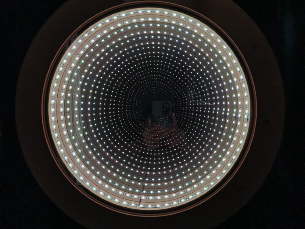 Infinity Mirror Tile with remote