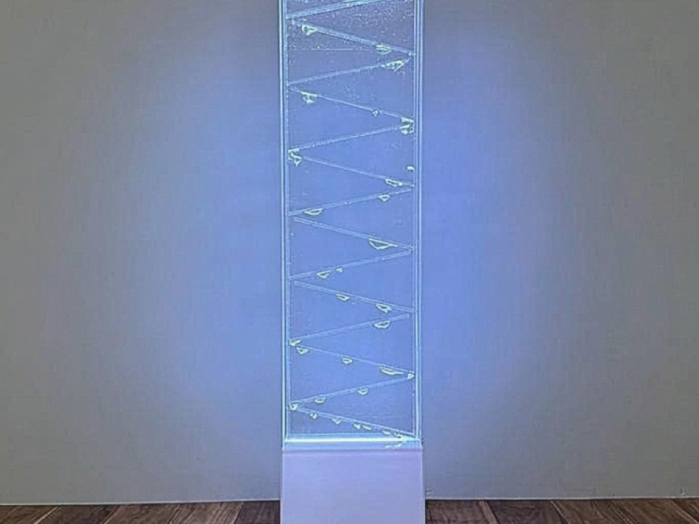 Flowing Gems Standing Water Wall