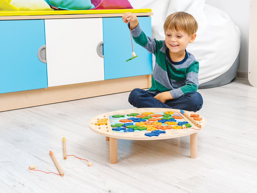 Magnetic fish. Table