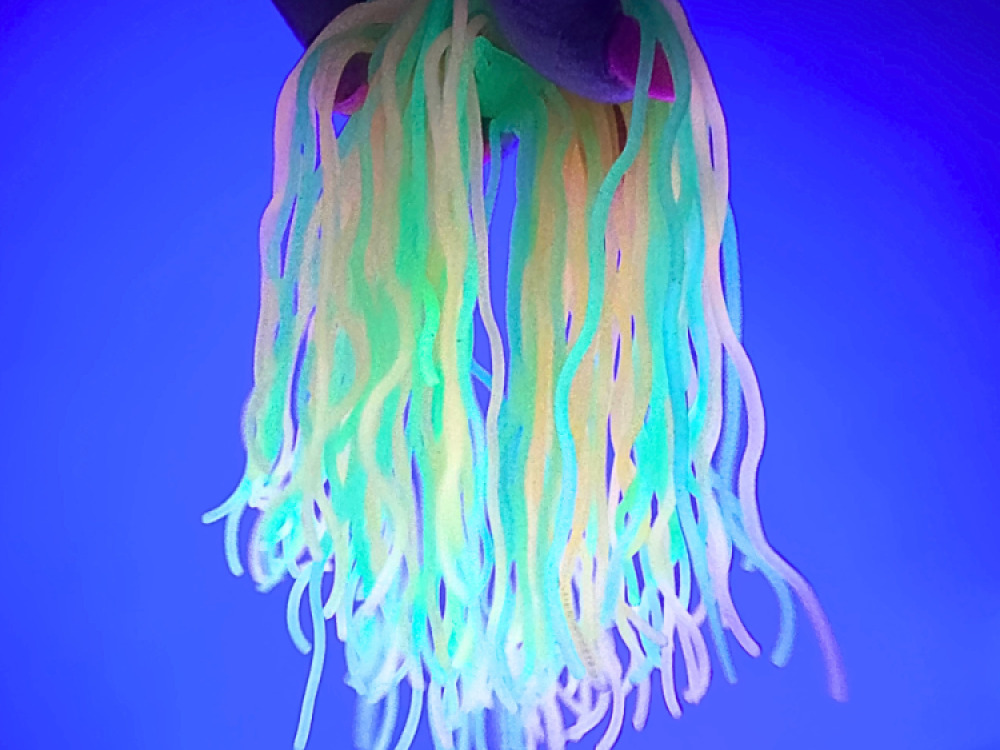 Wavy glow Spaghetti strings