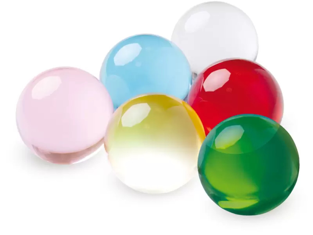 Acrylic balls