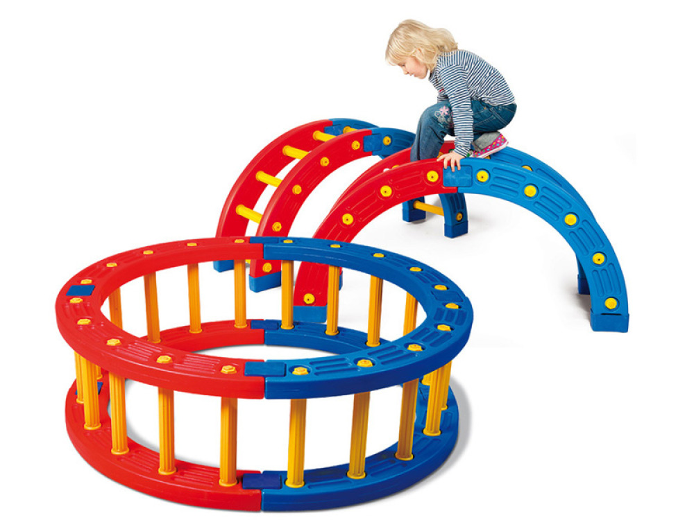 Climbling semicircle ladders
