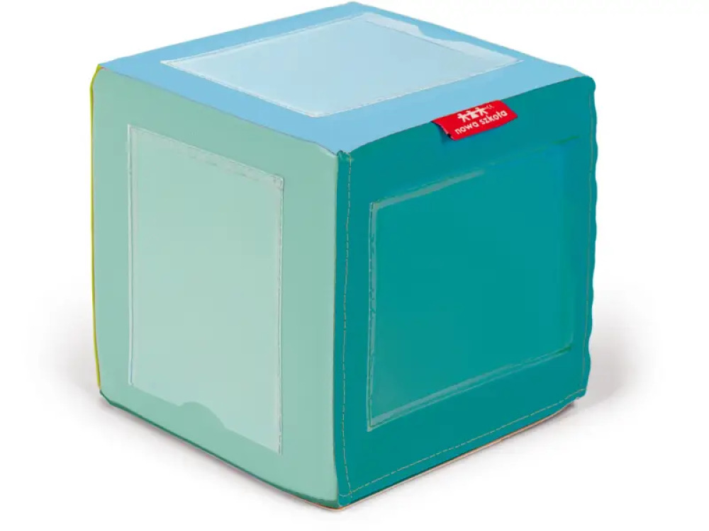 Cube with pockets