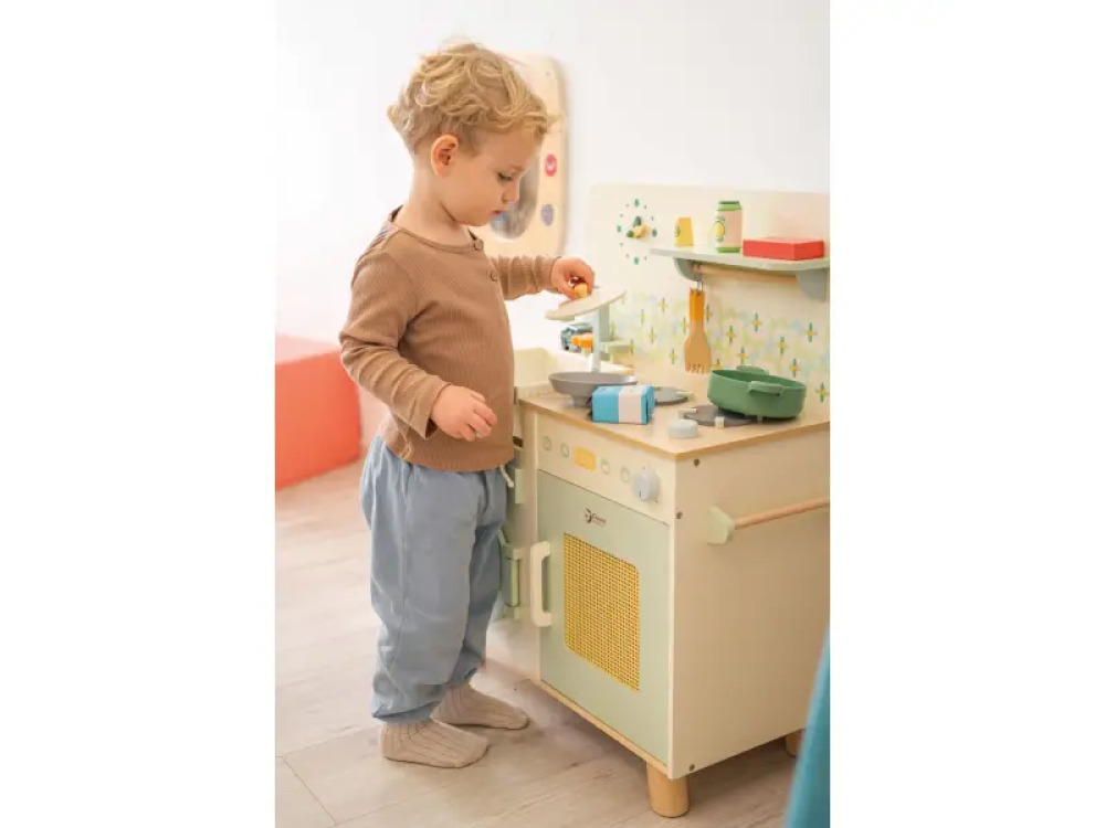 Wooden kitchen with accessories