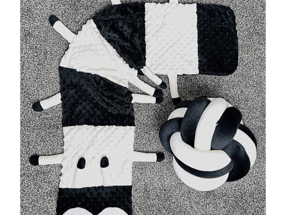 Black and White Weighted Caterpillar 2.5kg