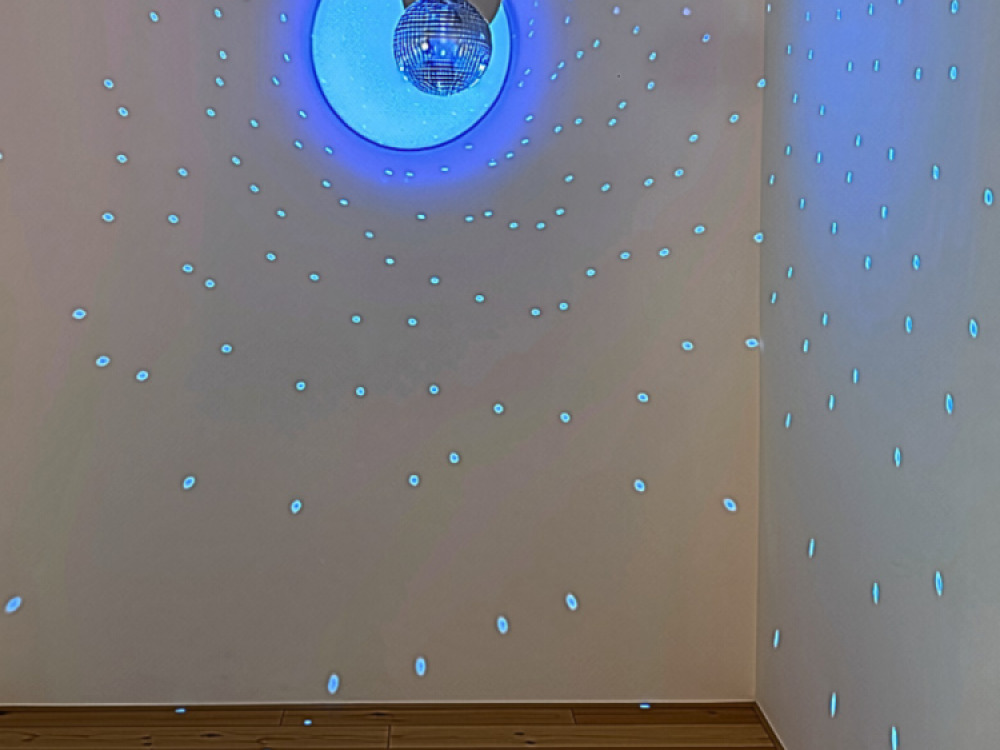 Battery powered spinner for Mirror balls
