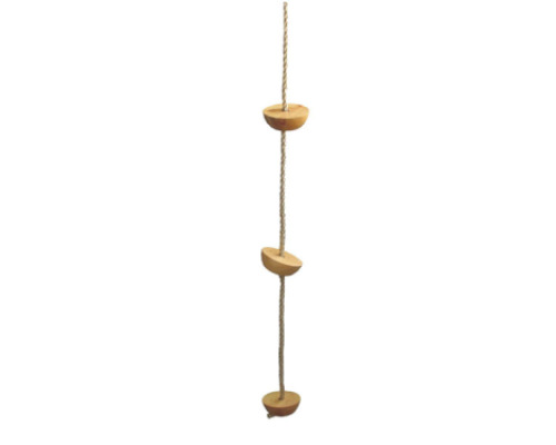 Climbing rope with wooden steps