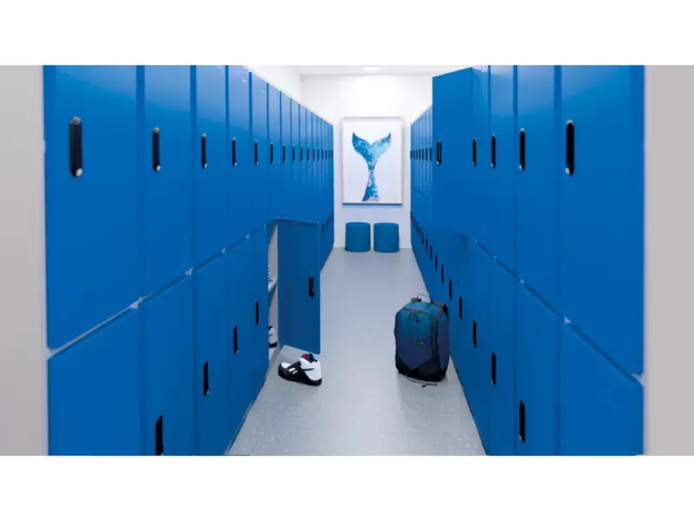 Tall 4-person metal cloakroom with doors - blue