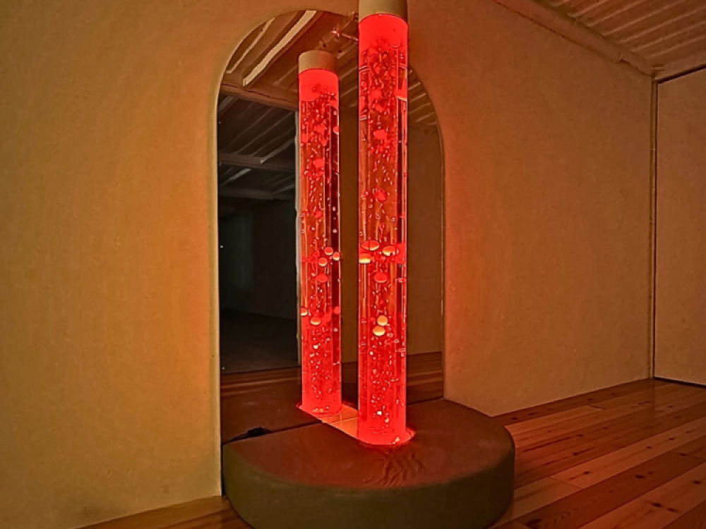 Jumbo Bead Tube with Mirror and Padded Surround