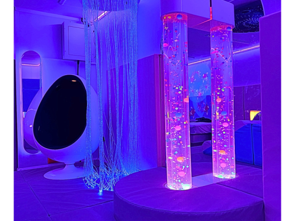 Jumbo Bead Tube with Mirror and Padded Surround