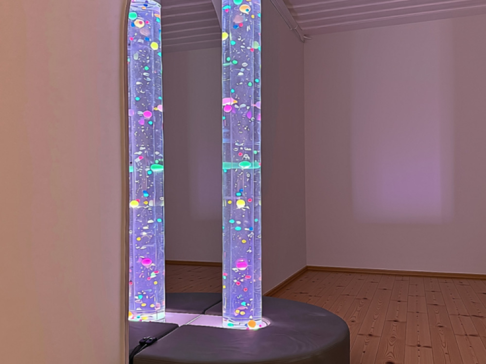 Jumbo Bead Tube with Mirror and Padded Surround