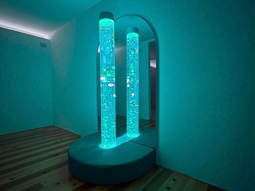 Jumbo Bead Tube with Mirror and Padded Surround