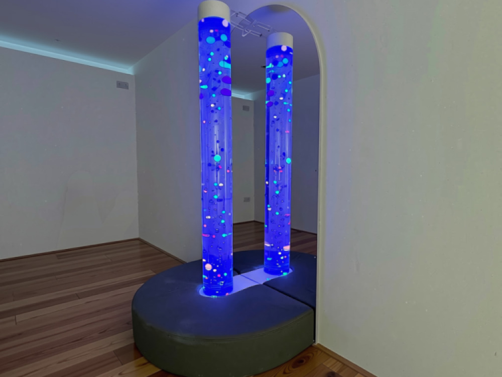 Jumbo Bead Tube with Mirror and Padded Surround