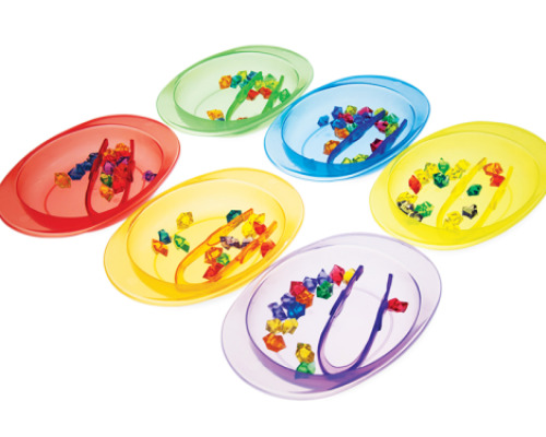 Transparent and colourful sorting set with tweezers